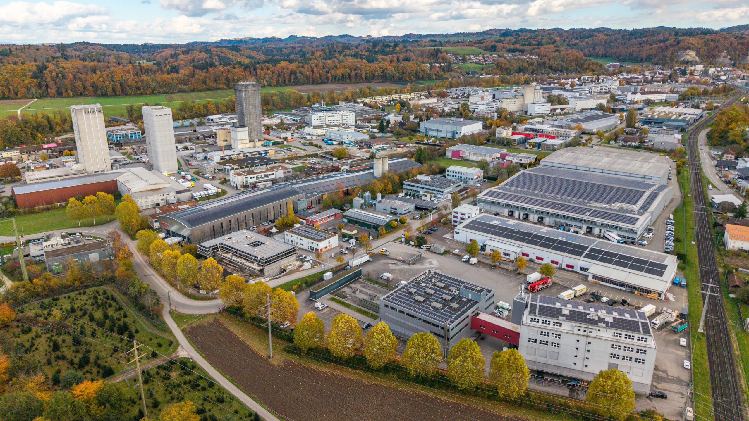 Luftaufnahme von Burgdorf mit der Buchmatt im Vordergrund